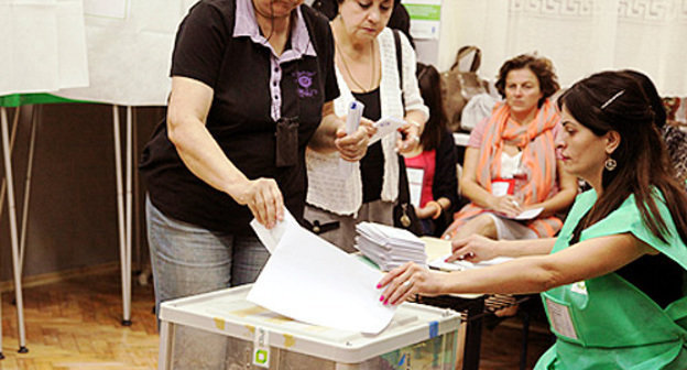 Голосование на выборах в парламент Грузии. Тбилиси, 1 октября 2012 г. Фото Гурама Мурадова, Civil.ge