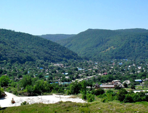 Поселок Каменномостский в Адыгее. Фото http://commons.wikimedia.org, Знанибус
