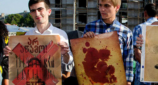 Акция протеста против насилия в тюрьмах Грузии. Фото: Александр Имедашвили, NEWSGEORGIA
