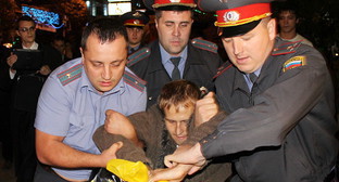 Задержание Алексея Мандригели. Краснодар, 16 октября 2012 г. Фото Никиты Серебрянникова для "Кавказского узла"