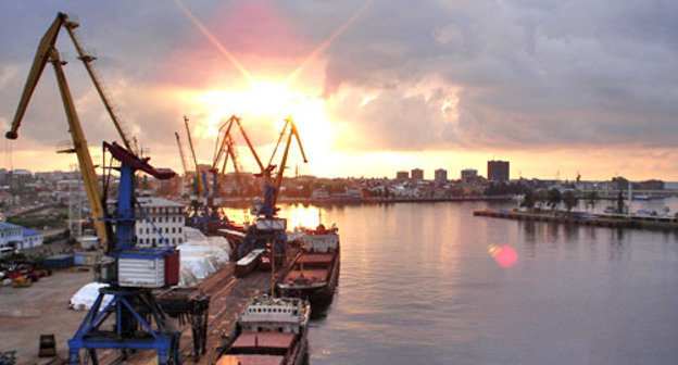 Морской порт в Батуми. Фото http://ru.wikipedia.org