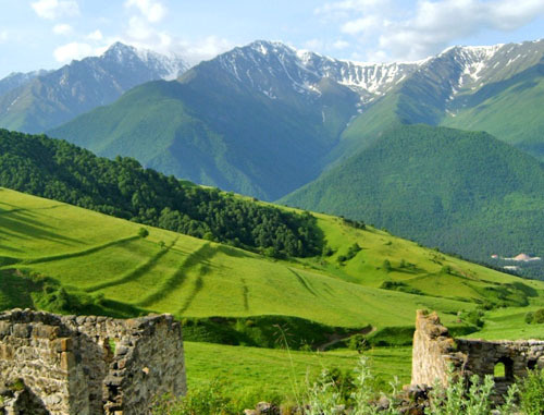 Горы Ингушетии. Фото http://commons.wikimedia.org