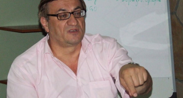 Расим Мирзаев, доктор наук, координатор проекта "Историки Южного Кавказа". Фото Эдиты Бадасян для "Кавказского узла"