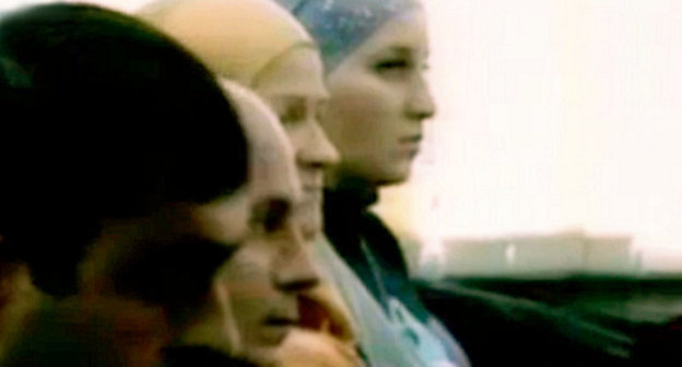 На одном из заседаний Карабулакского суда  по делу бывших сотрудников МВД Ингушетии Назира Гулиева и Ильяса Нальгиева. 2011 г. Кадр из видеорепортажа канала "ПИК", www.pik.tv