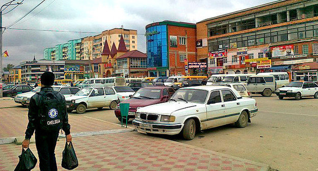 Одна из улиц Буйнакска. Дагестан. Фото АбуУбайда, http://commons.wikimedia.org