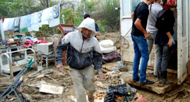 Один из дворов Дербента после наводнения. Дагестан, октябрь 2012 г. Фото http://www.riadagestan.ru