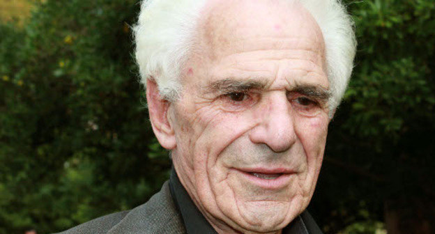 Георгий Дгебуадзе в 11-летнем возрасте был арестован как сын троцкиста. Абхазия, Сухум, 30 октября 2012 г. Фото Анжелы Кучуберия для "Кавказского узла"