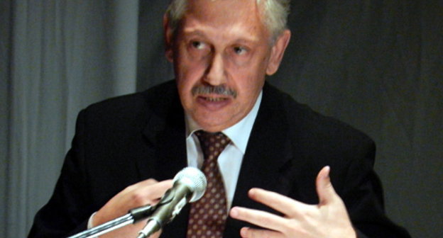 Волгоград, 30 октября 2012 г. Депутат областной думы Михаил Таранцов заявляет, что в городе есть масса проблем, которые "злят и будоражат людей". Фото Татьяны Филимоновой для "Кавказского узла"