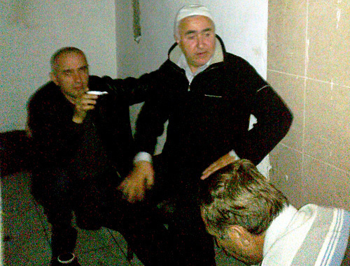 Активисты "Мехк-Кхел", участвовавшие в голодовке, в ОМВД по Малгобекскому району Ингушетии. Фото: http://mehkkhel.org