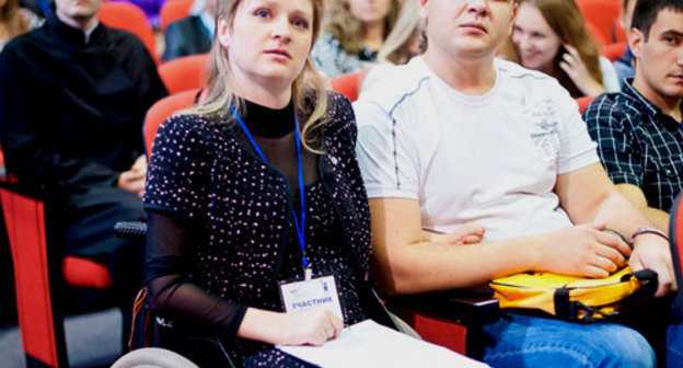 Конкурс "Доброволец-2012" в Ростовской области. На снимке: победитель конкурса Татьяна
Аракчеева из Белокалитвенского района. 30 октября 2012 г. Фото предоставлено пресс-службой ведомства