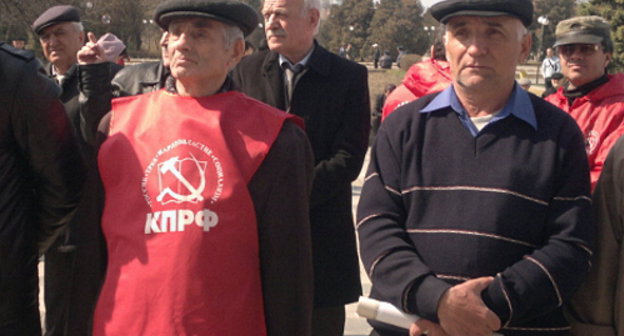 Коммунисты Дагестана на митинге. Махачкала, 2012 г. Фото Патимат Махмудовой для "Кавказского узла"