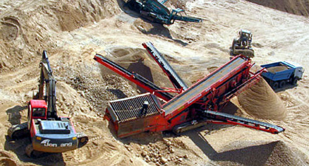 Добыча песка в карьере. Фото: http://www.nedra-poisk.ru