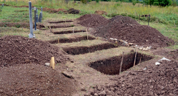 Могилы боевиков в Дуиси, Грузия, сентябрь 2012 г. Фото: Information Center of Kakheti,  http://ick.ge