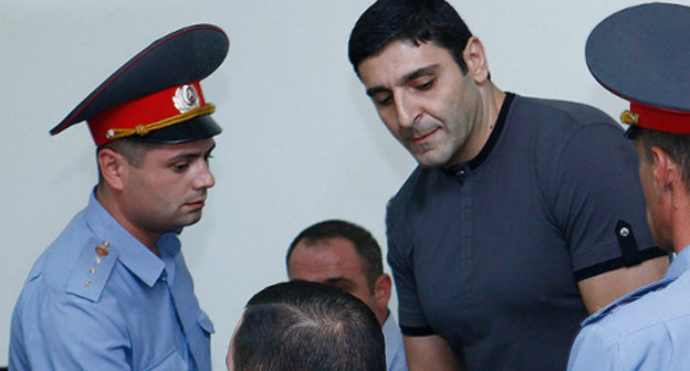 На первом заседании суда по делу о драке в ресторане "Арснакар", Ереван, 13 сентября 2012 г. Фото: © PanARMENIAN Photo/
Varo Rafayelyan