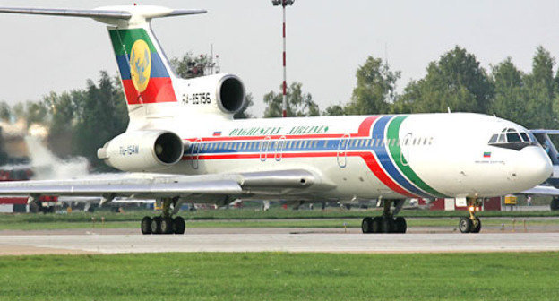 Самолет Ту-154 Дагестанских авиалиний. Фото http://commons.wikimedia.org