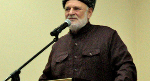 Хаджи-Мурат Гацалов во время богословской конференции "Мусульмане и национальная культура в светском обществе". Нальчик, 15 ноября 2012 г. Фото Луизы Оразаевой для "Кавказского узла" 