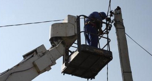 Работы на сельской ЛЭП. Грузия, 2012 г. Фото пресс-службы министерства энергетики и природных ресурсов Грузии, http://www.menr.gov.ge