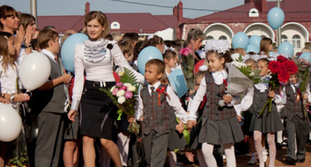 Ставрополь, 1 сентября 2011 г. Первый звонок в школе №39. Фото: блог 2 "Б" класса, http://www.39shkola.ru/blogs/2b-klass