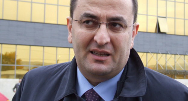 Адвокат Ираклия Окруашвили Звиад Кордзадзе у здания Тбилисского городского суда. 20 ноября 2012 г. Фото Эдиты Бадасян для "Кавказского узла"