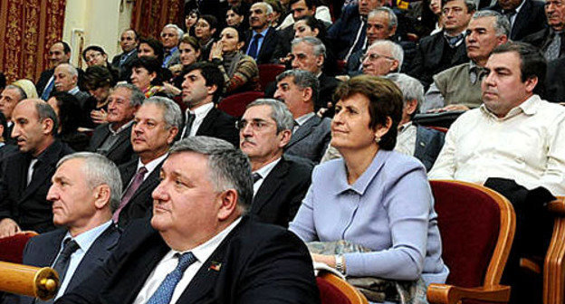 Преподаватели Дагестанского госуниверситета на встрече с министром образования РФ Дмитрием Ливановым. Фото Альберта Токаева для "Кавказского узла"