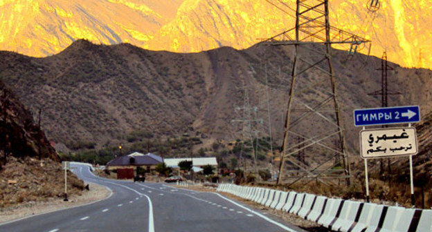Указатель при въезде в село Гимры Унцукульского района Дагестана. Фото http://ru.wikipedia.org