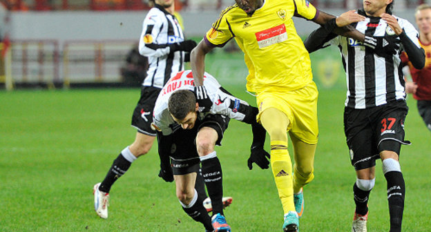 Во время матча "Анжи"-"Удинезе". Москва, 22 ноября 2012 г. Фото рпесс-службы ФК "Анжи", http://www.fc-anji.ru