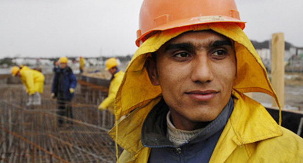 Рабочие-мигранты в Краснодарском крае. Фото: Михаил Мордасов / Югополис, http://www.yugopolis.ru