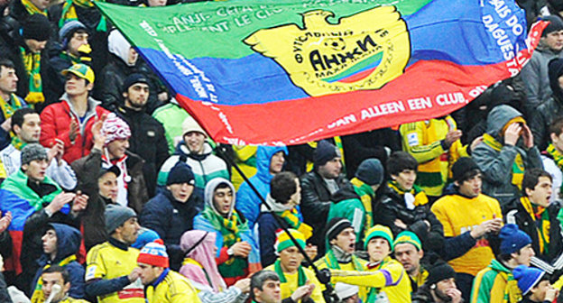 Болельщики "Анжи" на матче махакалинского клуба с итальянским "Удинезе". Москва, 22 ноября 2012 г. Фото: http://www.fc-anji.ru