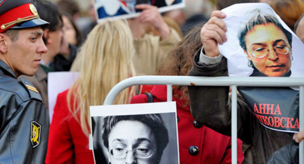 Акция в память о погибшей журналистке Анне Политковской. Москва, 7 октября 2012 г. Фото: Антон Тушин/Ridus.ru
