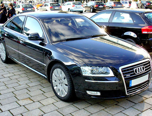 Audi A8. Фото http://ru.wikipedia.org