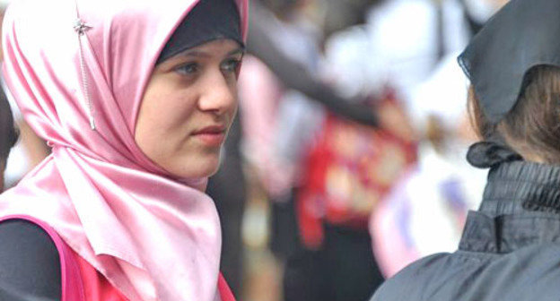 Девушки в хиджабах. Фото http://www.info-islam.ru
