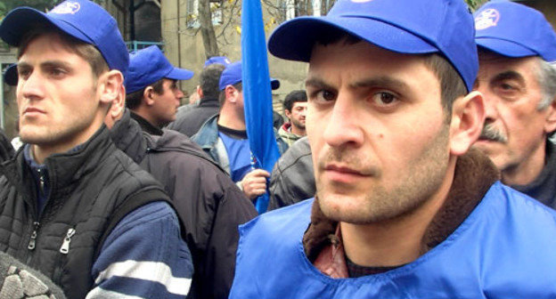 Акция протеста шахтеров перед зданием Парламента в Кутаиси. Грузия, 21 ноября 2012 г. Фото Беслана Кмузова для "Кавказского узла"
