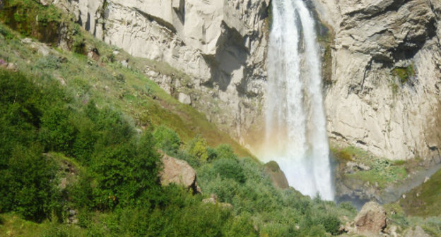 Водопад Джедмишх в Зольском районе КБР. Фото Айшат Султановой