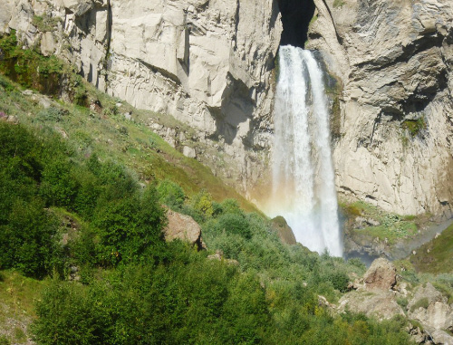 Водопад Джедмишх в Зольском районе КБР. Фото Айшат Султановой