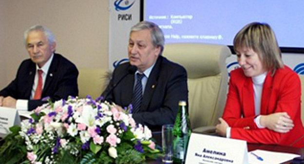 Презентация Северо-Кавказского регионального информационно-аналитического центра Российского института стратегических исследований. Ставропольсктй край, Ессентуки, 13 ноября 2012 г. Фото: http://www.riss.ru