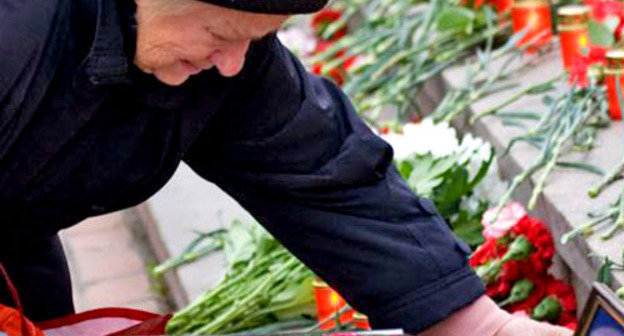 На мемориальном митинге у Театрального центра на Дубровке. Москва, 26 октября 2010 г. Фото: Yuri Timofeyev (RFE/RL)