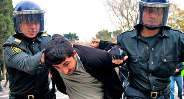 Акция протеста с требованием роспуска парламента. Баку, 17 ноября 2012 г. Фото Азиза Каримова для "Кавказского узла"