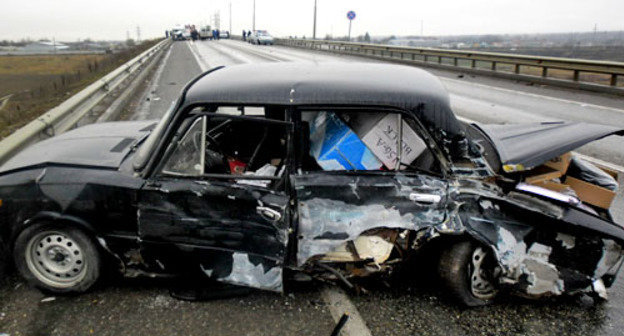 ДТП в Ставропольском крае. 6 декабря 2012 г. Фото http: МЧС России, www.mchs.ru