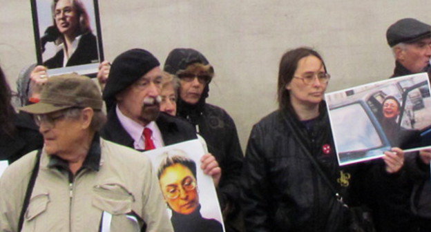 Пикет памяти Анны Политковской в Новопушкинском сквере. Москва, 7 октября 2012 г. Фото Семена Чарного для "Кавказского узла"