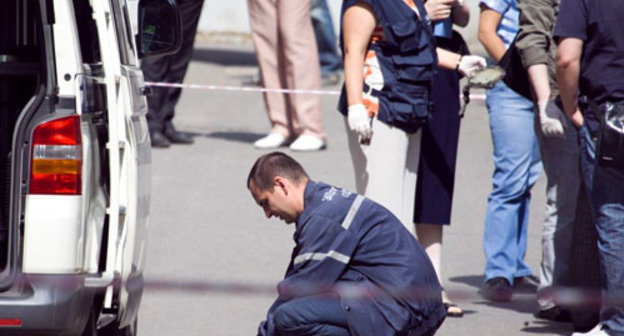 На месте убийства Юрия Буданова работает следственная группа. Москва, 10 июня 2012 г. Фото: Yuri Timofeyev (RFE/RL)