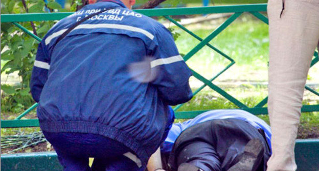 Работает следственная группа на месте убийства Юрия Буданова. Москва, 10 2011 г. Фото: Yuri Timofeyev (RFE/RL)