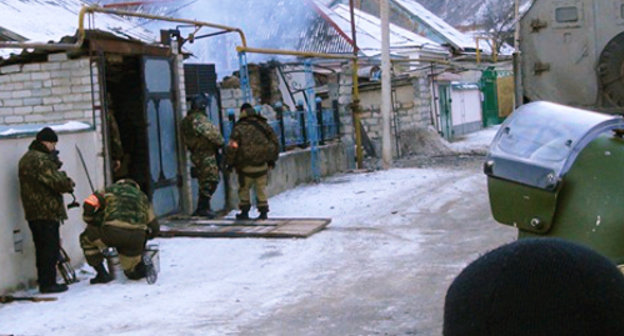Спецоперация в Тырныаузе 12 декабря 2012 г. Фото пресс-службы МВД по КБР, http://07.mvd.ru