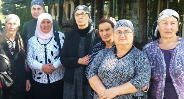 Родственники погибших 13 октября 2005 г. Кабардино-Балкария, Нальчик, октябрь 2012 г. Фото Анны Арсеньевой для "Кавказского узла"