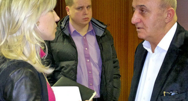 Карен Нерсисян дает интервью журналистам. Москва, 14 декабря 2012 г. Фото Юлии Буславской для "Кавказского узла"