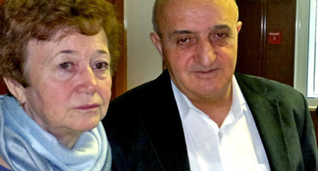 Нелли Павлюченкова и Карен Нерсисян после вынесенного Мосгорсудом обвинительного приговора в отношении Дмитрия Павлюченкова. Москва, 14 декабря 2012 г. Фото Юлии Буславской для "Кавказского узла"