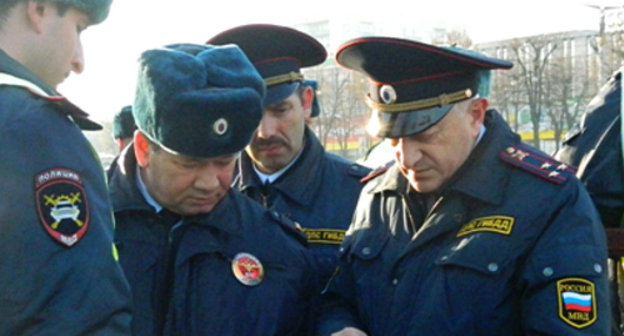 Смотр и развод нарядов полиции в Нальчике. Фото пресс-службы МВД КБР, http://07.mvd.ru