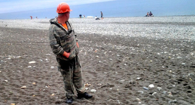 Пляж в Имеретинке. Сочи, осень 2012 г. Фото Светланы Берестеневой