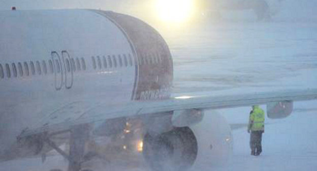 Снегопад в аэропорту "Уйташ", Махачкала. Фото: Информационное агентство «ФедералПресс», http://fedpress.ru
