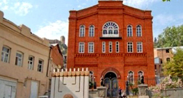 Одна из действующих синагог в Тбилиси. Построена в конце XIX века. Фото http://www.tbilisi.gov.ge