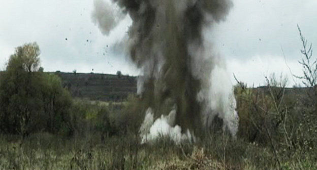 Уничтожение схрона с боеприпасами в Баксанском районе КБР. Фото: http://nak.fsb.ru/